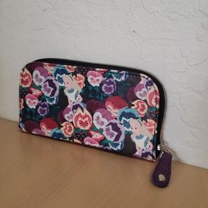 NWOT Loungefly Alice In Wonderland Brush Set